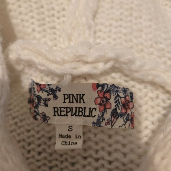 NWT Pink Republic Cropped Hooded Pom Pom Sweater Winter White S - Picture 4 of 6
